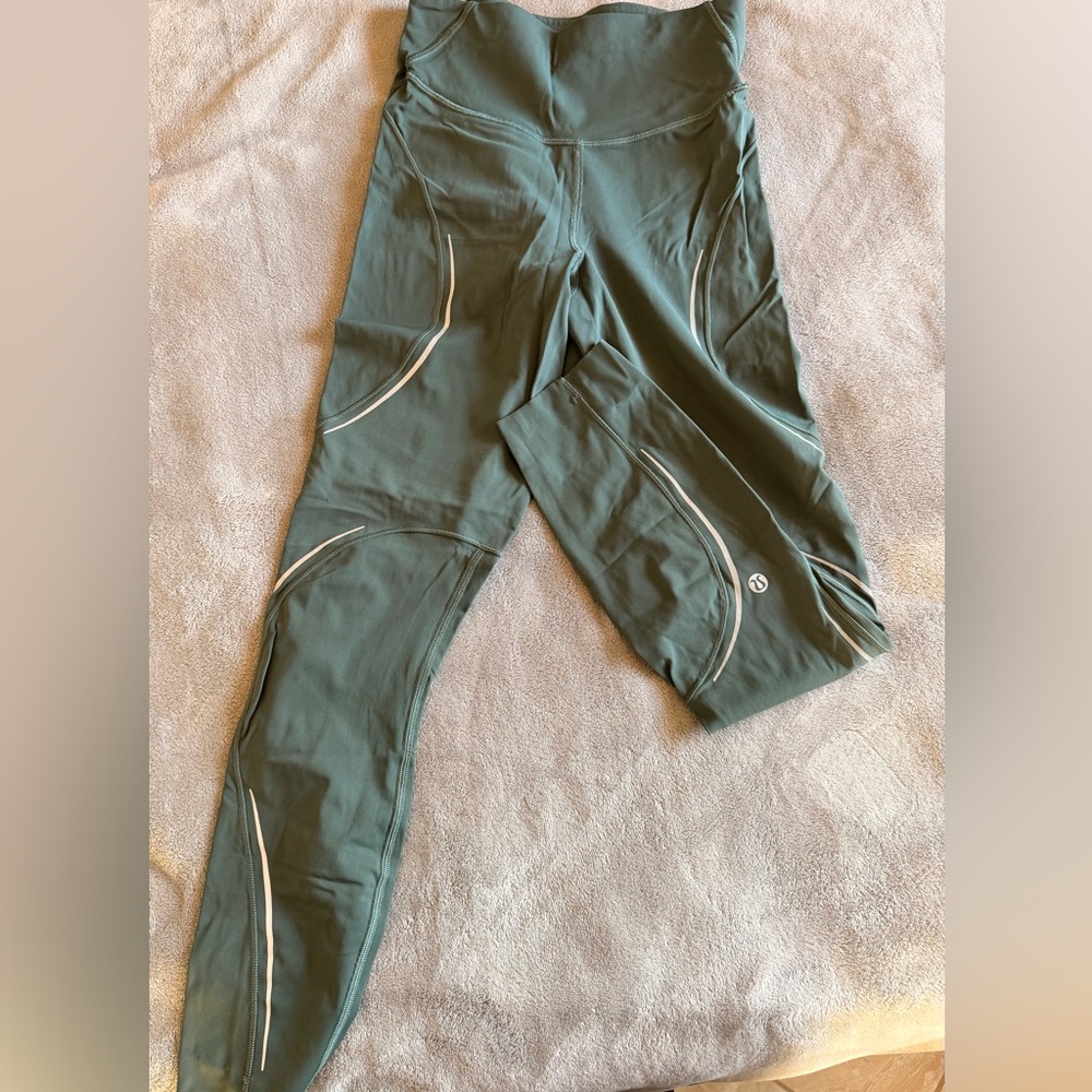 Lululemon Athletica Green Leggings with White Accents